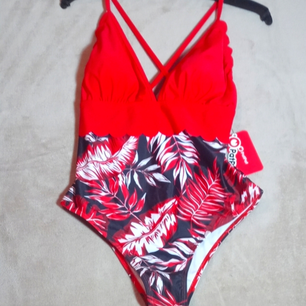 Woman's PatPat One Piece Swimsuit Size Medium Topical Red New Beachy Summer
